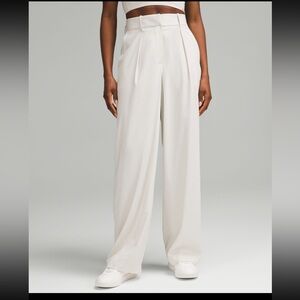 NWT LULULEMON PLEAT FRONT HIGH RISE PANTS